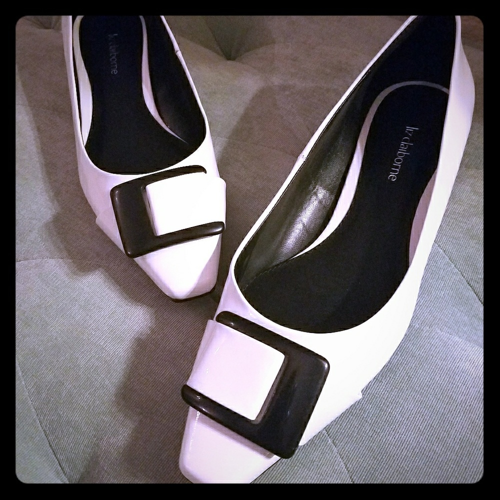 Sz 9 Liz Claiborne flats Brand new